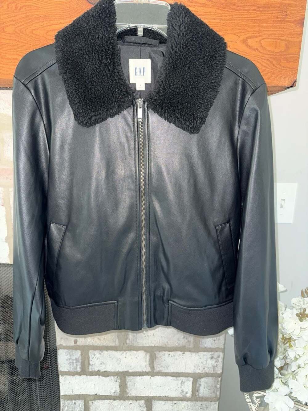 Gap Faux Leather & Faux Shearling Bomber Jacket Women’s  amall